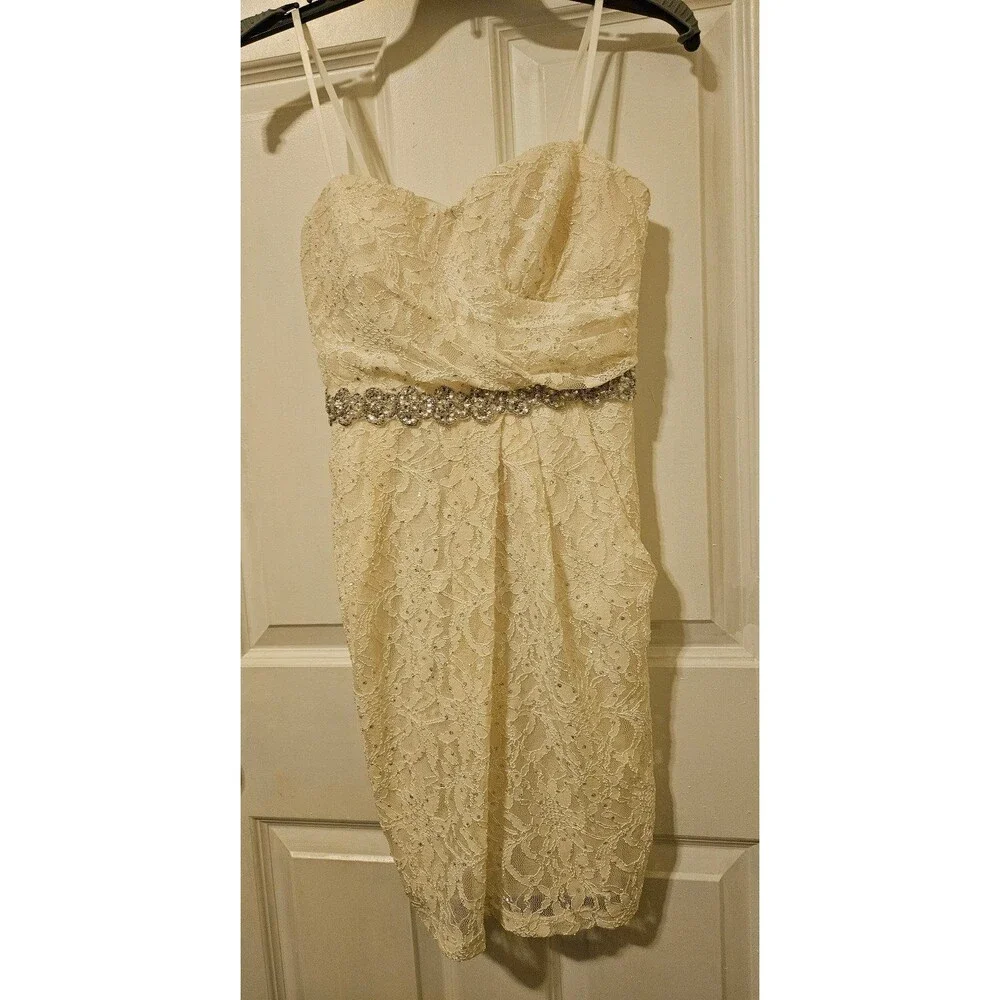 Sleeveless Dress Size 6 Has Pockets Zip Up Closure